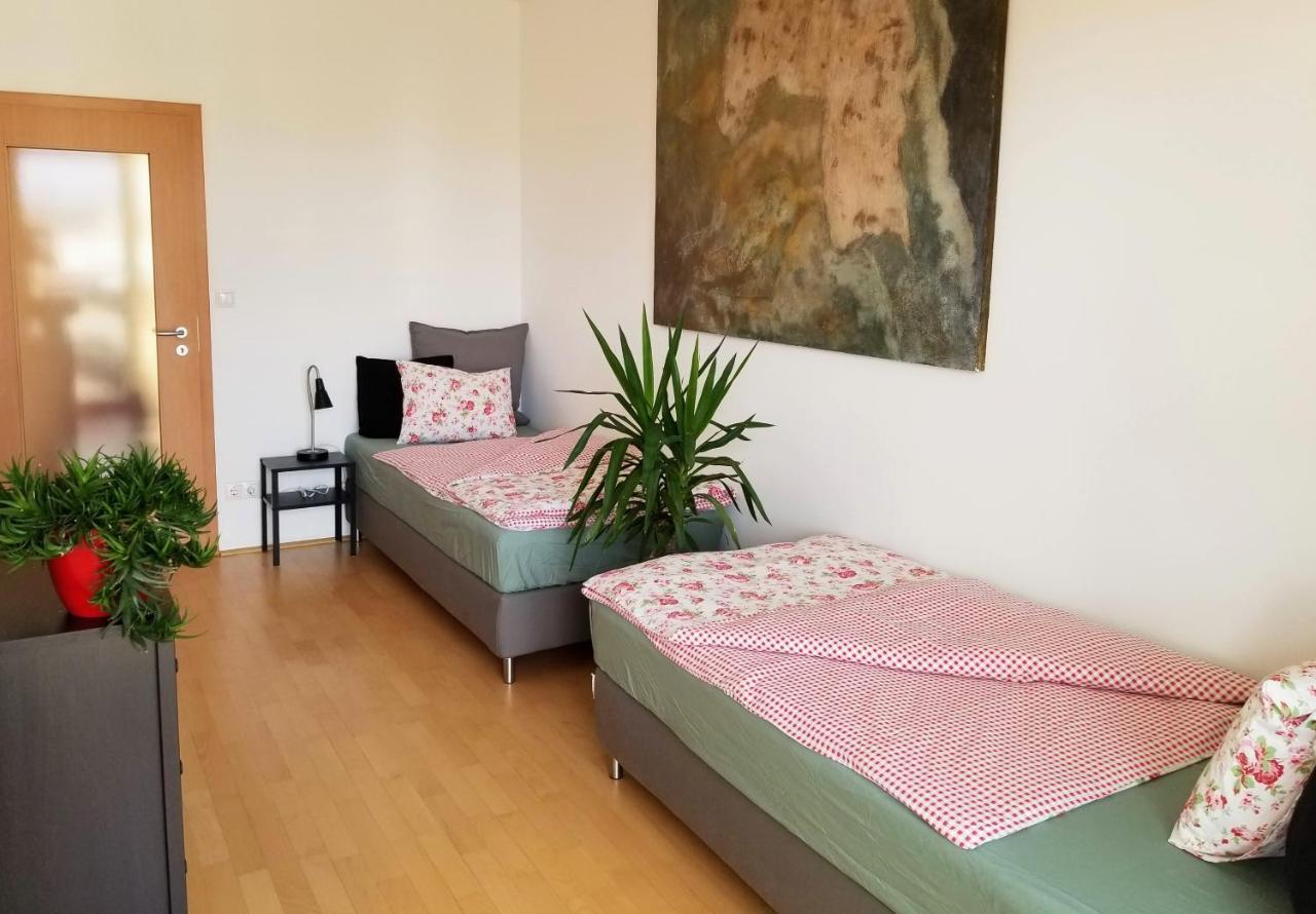 Appartamento New Pest Apartman Budapest Esterno foto
